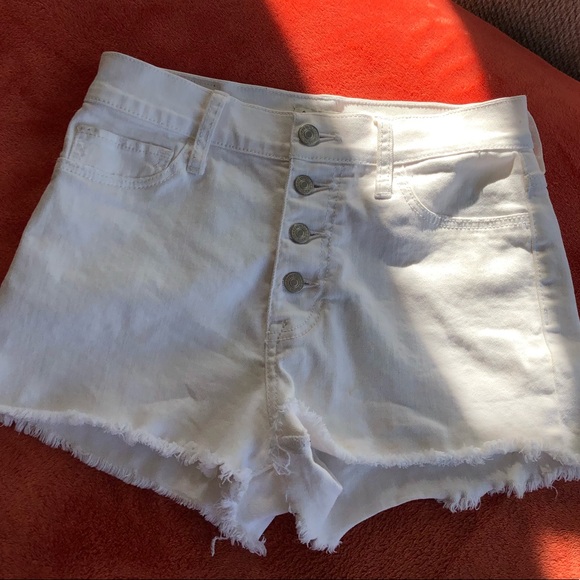 Abercrombie & Fitch Pants - white high waisted shorts Abercrombie & Fitch Pants - white high waisted shorts
